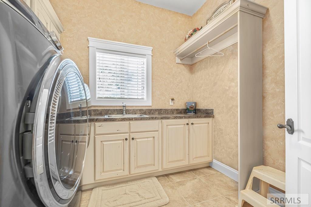 6111 Bay Hill Drive Property Photo 37