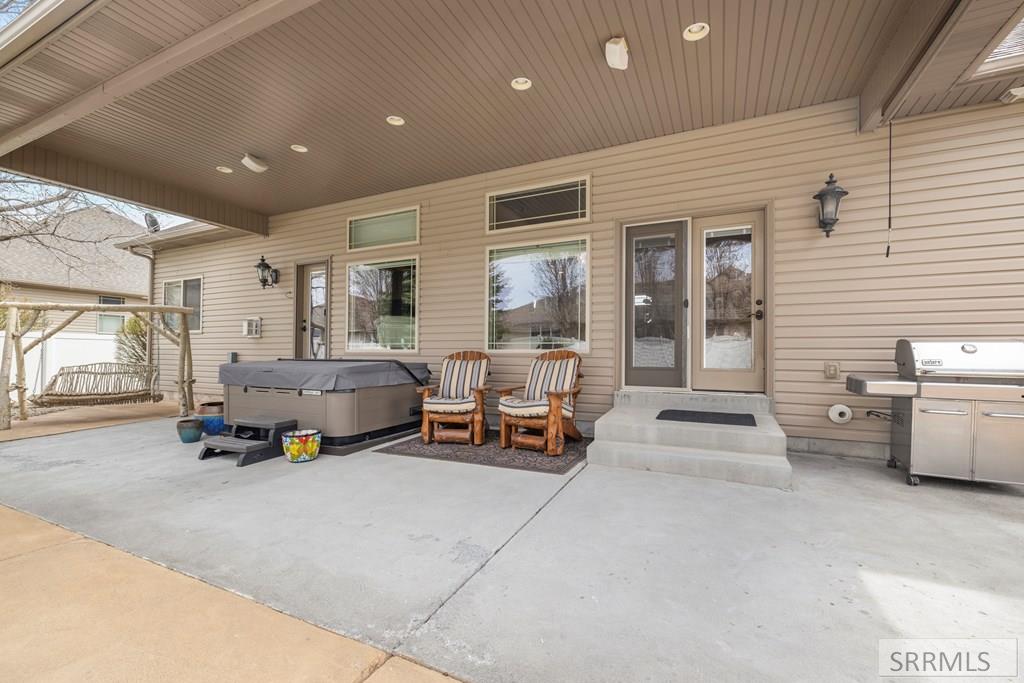 6111 Bay Hill Drive Property Photo 42