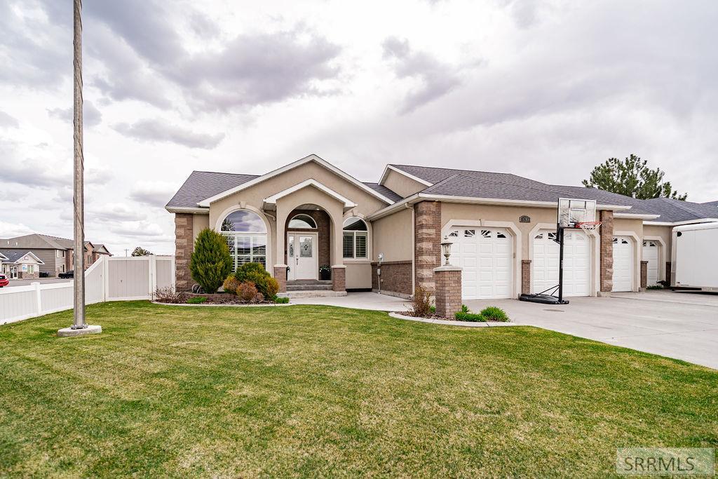 1785 Cabellaro Drive Property Photo