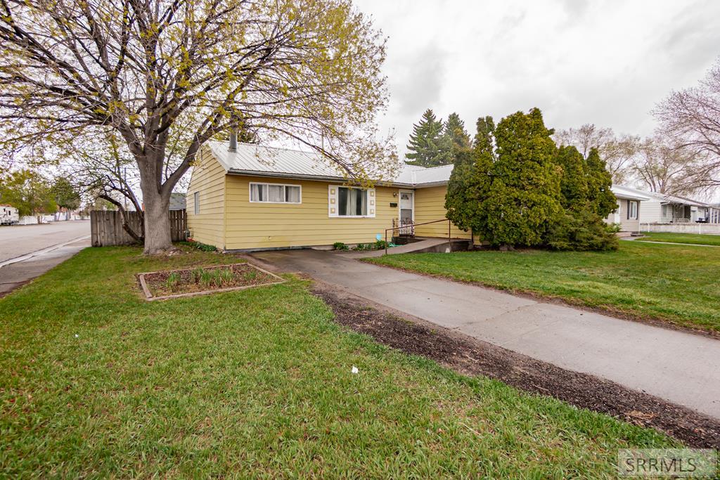 201 Alpine Drive Property Photo
