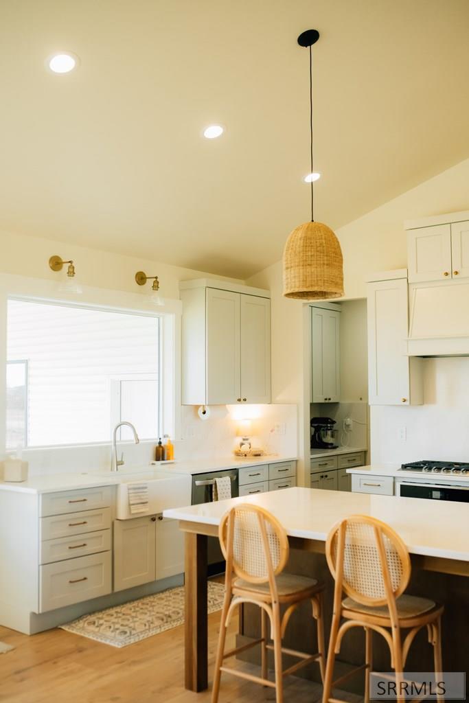 1423 N 950 E Property Photo 9