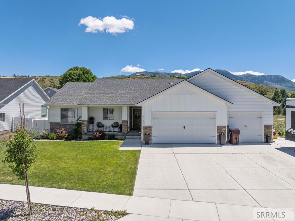 250 Snow Peak Property Photo