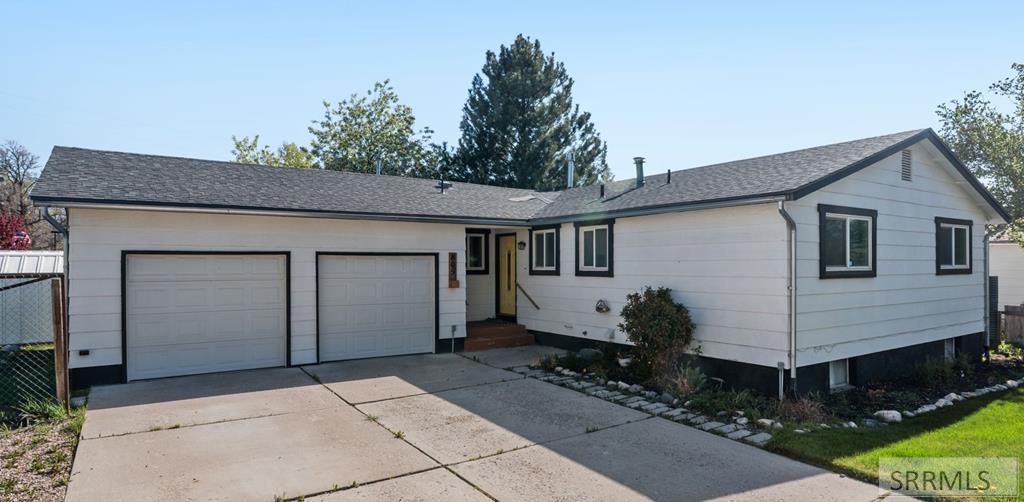 805 Tanager Drive Property Photo 1