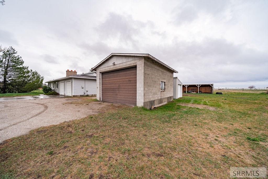 7574 S 45th W Property Photo 4