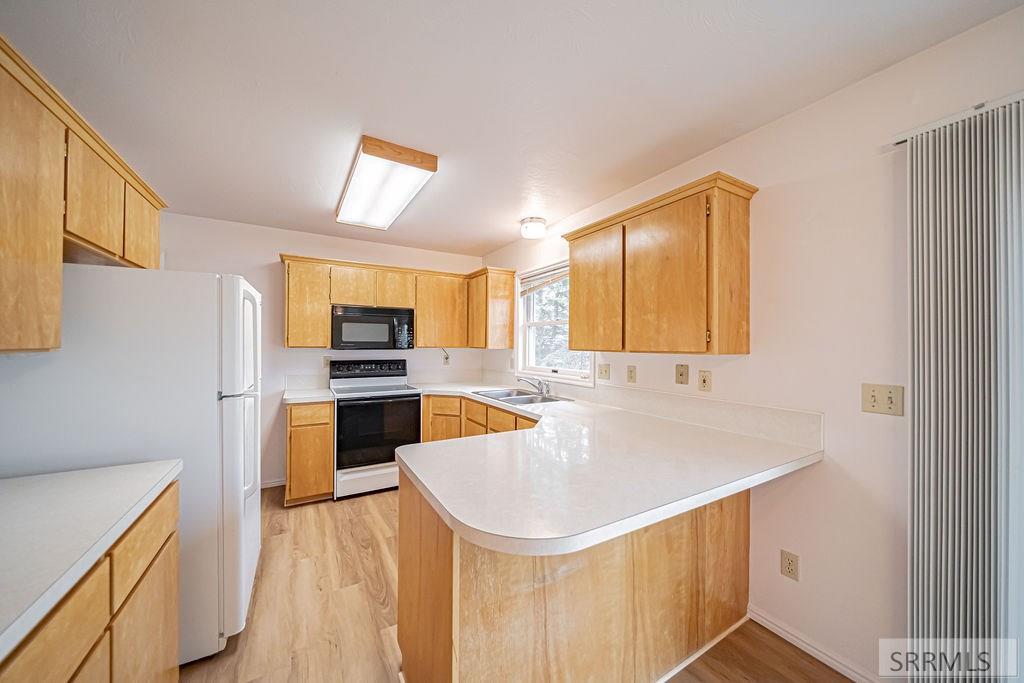 7574 S 45th W Property Photo 6