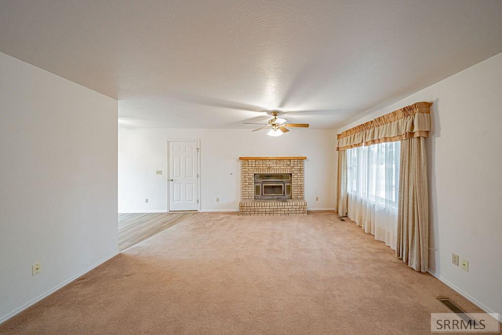 7574 S 45th W Property Photo 14