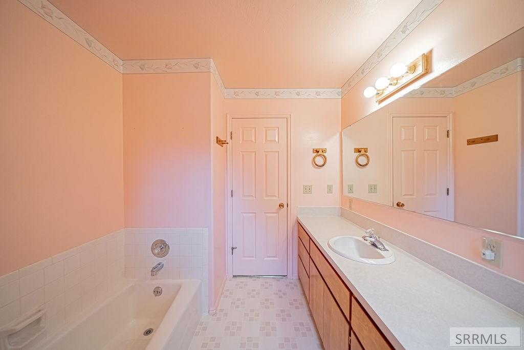 7574 S 45th W Property Photo 25