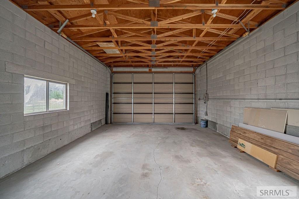 7574 S 45th W Property Photo 44