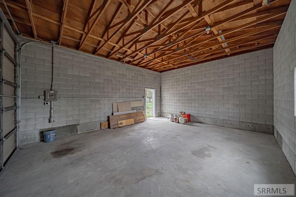 7574 S 45th W Property Photo 45