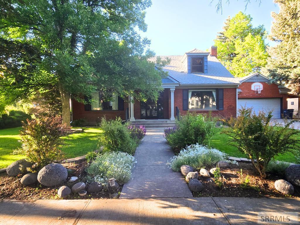 653 11th Street Property Photo 1