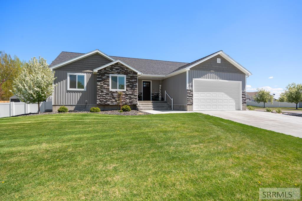 312 N 3811 E Property Photo 1