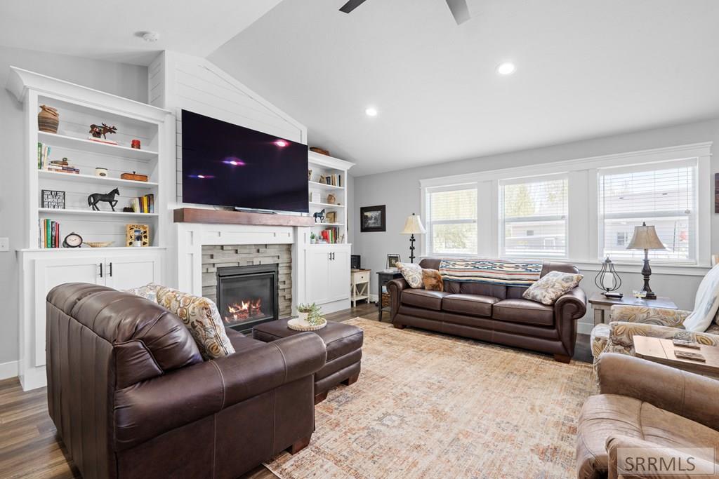 312 N 3811 E Property Photo 5