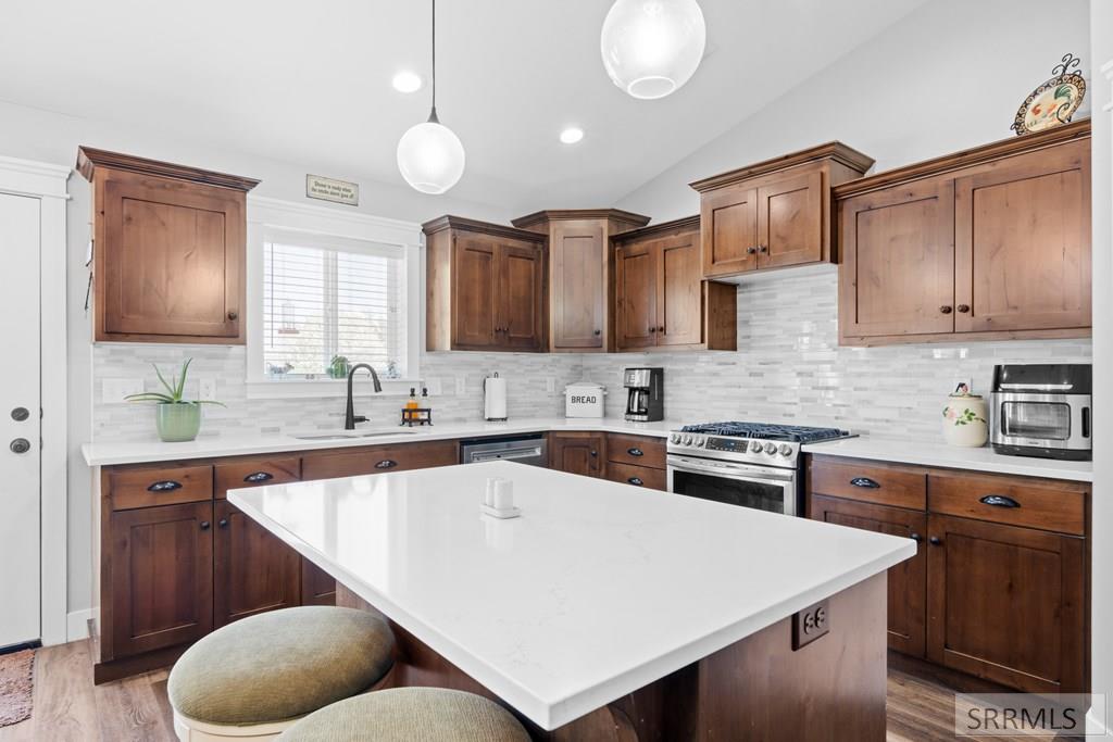 312 N 3811 E Property Photo 9