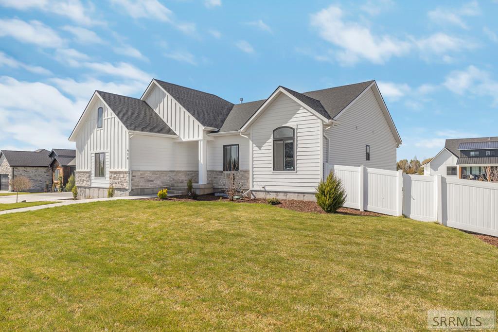 970 Pine Brook Lane Property Photo