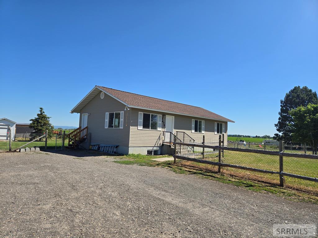 2675 E 600 N Property Photo 1