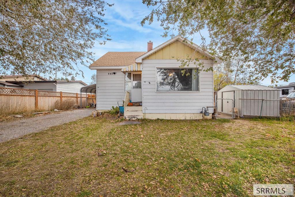 378 2nd W Property Photo