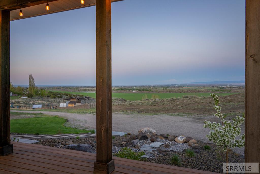 1032 E Butte Road Property Photo 17