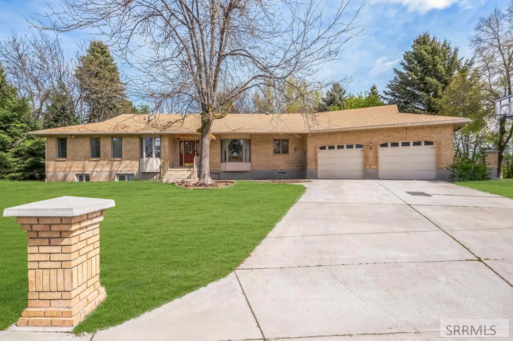 125 E Valley View Drive Property Photo 1
