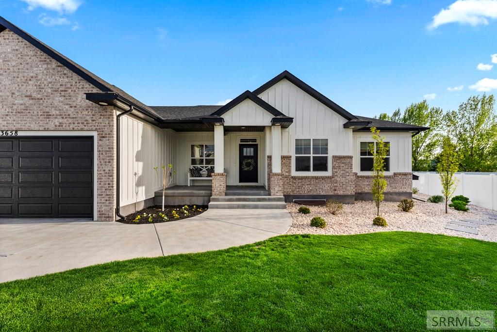 3658 E 7 N Property Photo 2