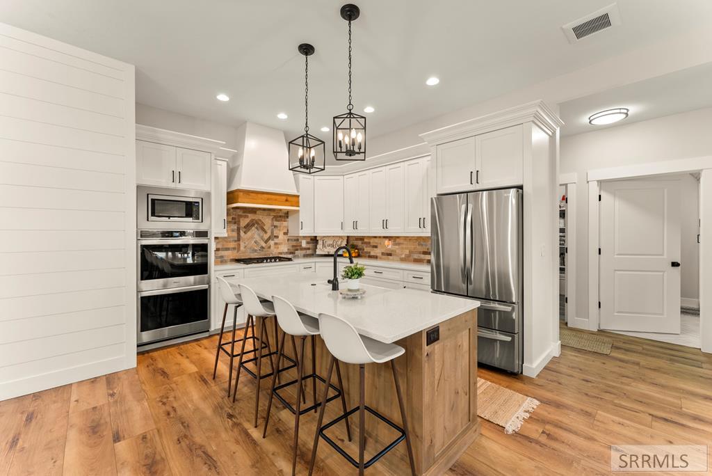 3658 E 7 N Property Photo 10
