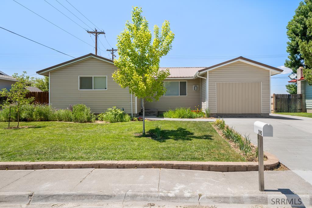 390 Brent Way Property Photo 1