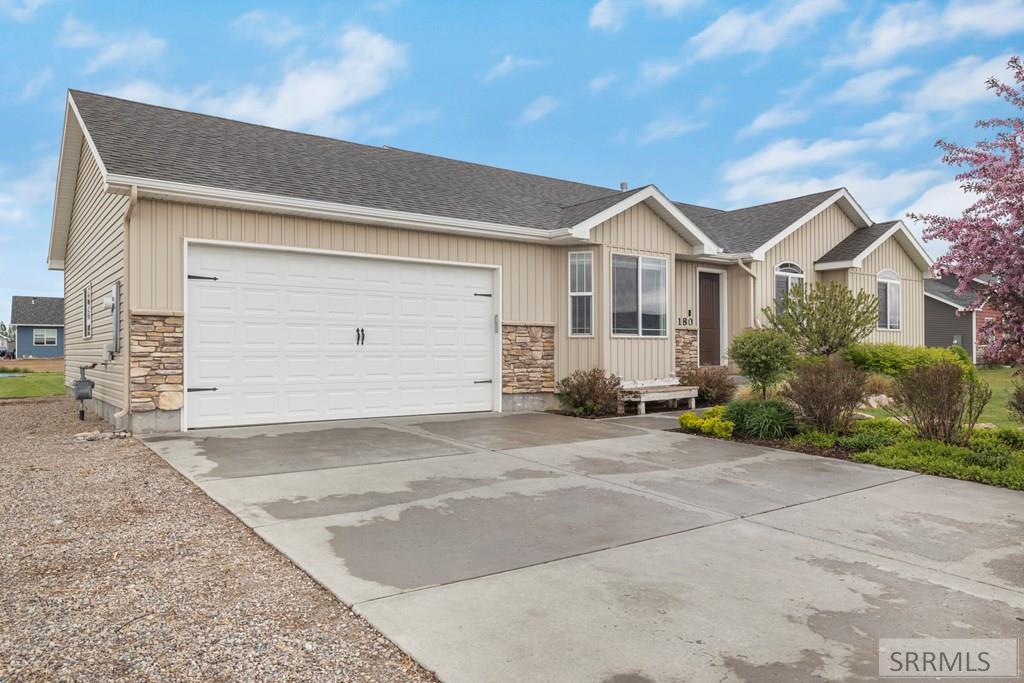 180 N 4032 E Property Photo