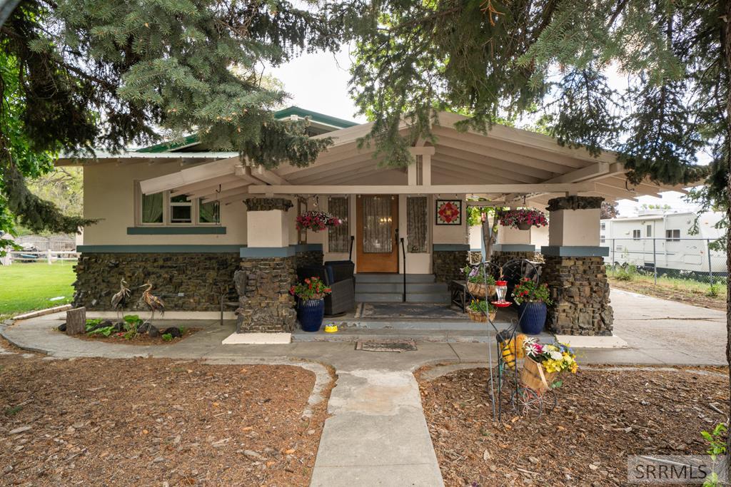 790 S University Avenue Property Photo 1