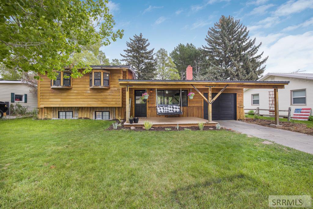 392 Starlite Avenue Property Photo