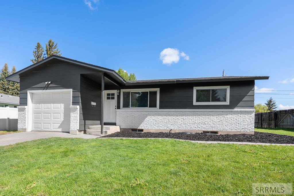 2016 Sierra Drive Property Photo