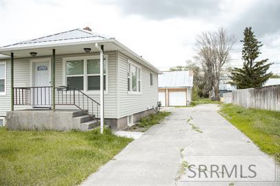 335 E 17th Street Property Photo