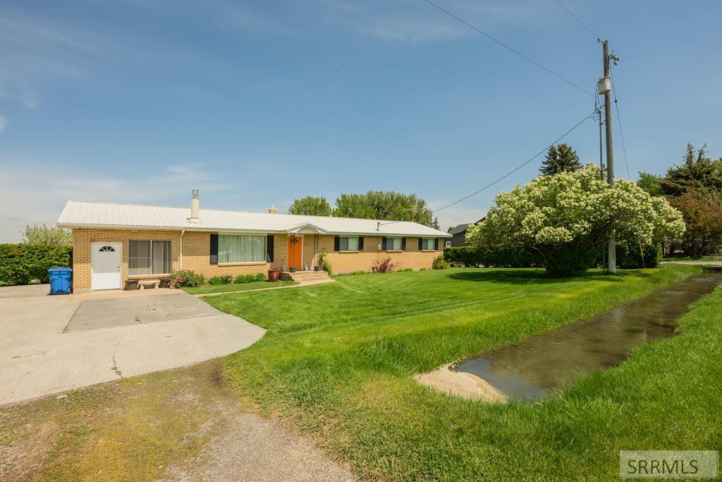 3543 665 N Property Photo 1