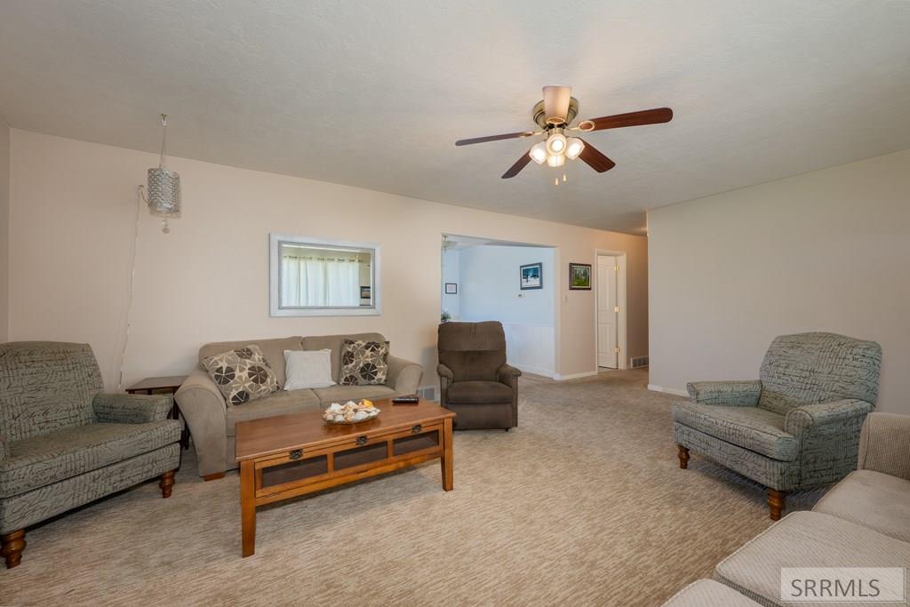3543 665 N Property Photo 5