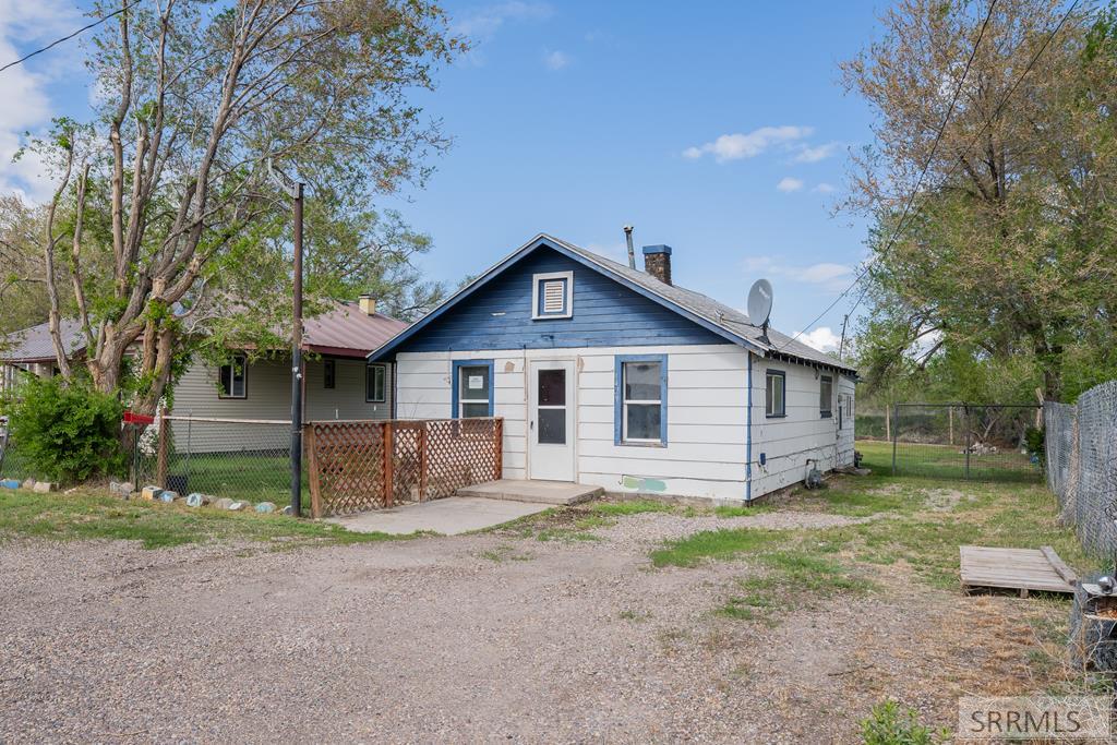 1429 D Avenue Property Photo 1