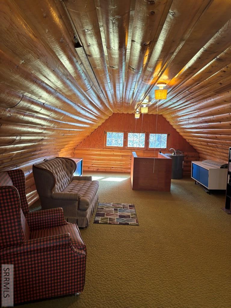 3735 Riverside Drive Property Photo 3
