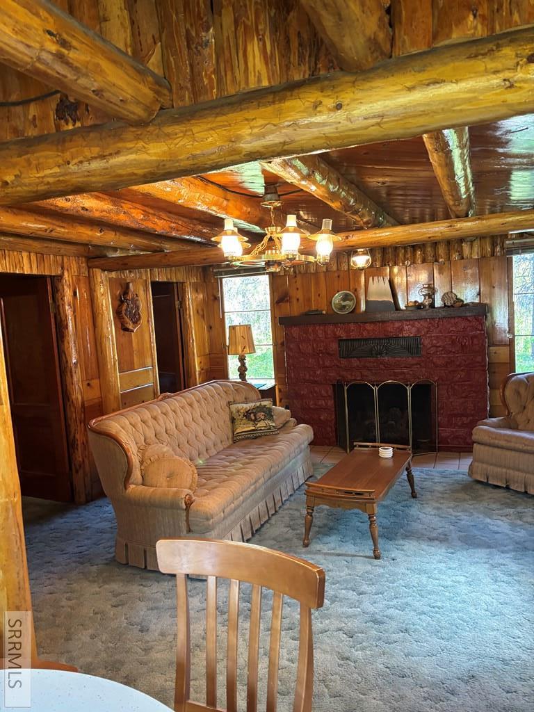 3735 Riverside Drive Property Photo 8