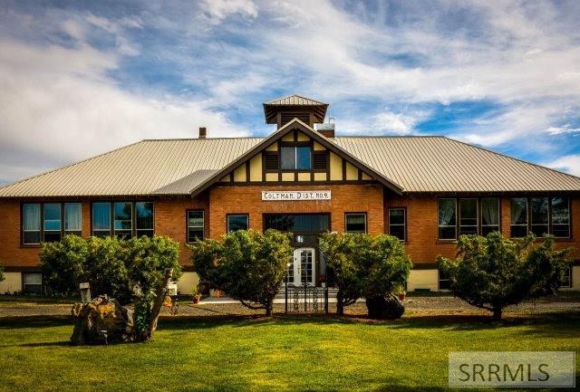 1052 E 129 N Property Photo 1