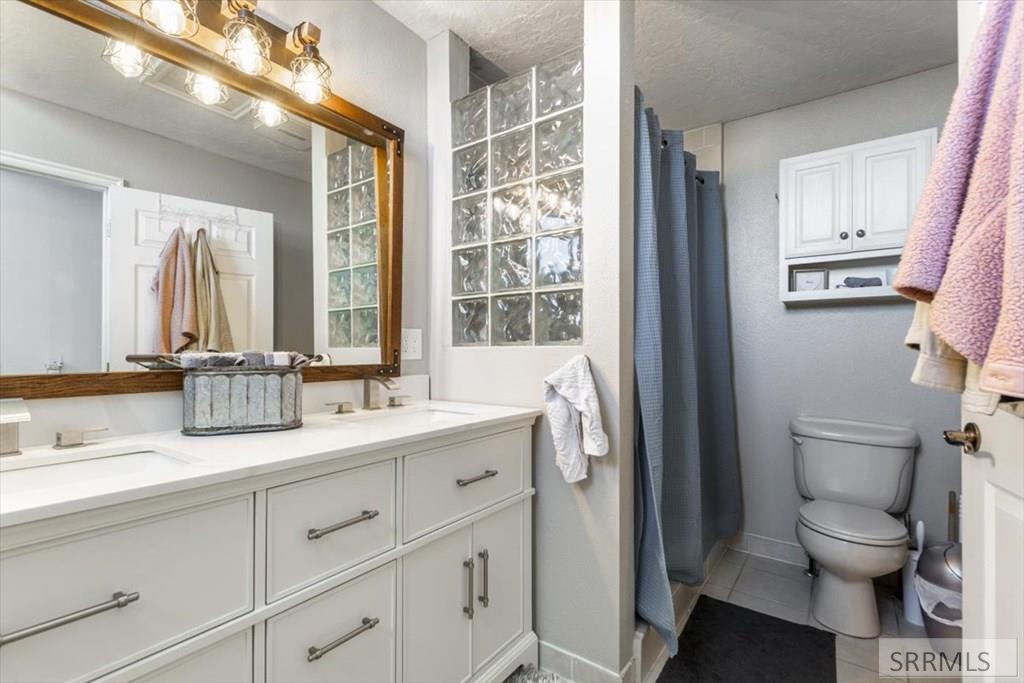1052 E 129 N Property Photo 44