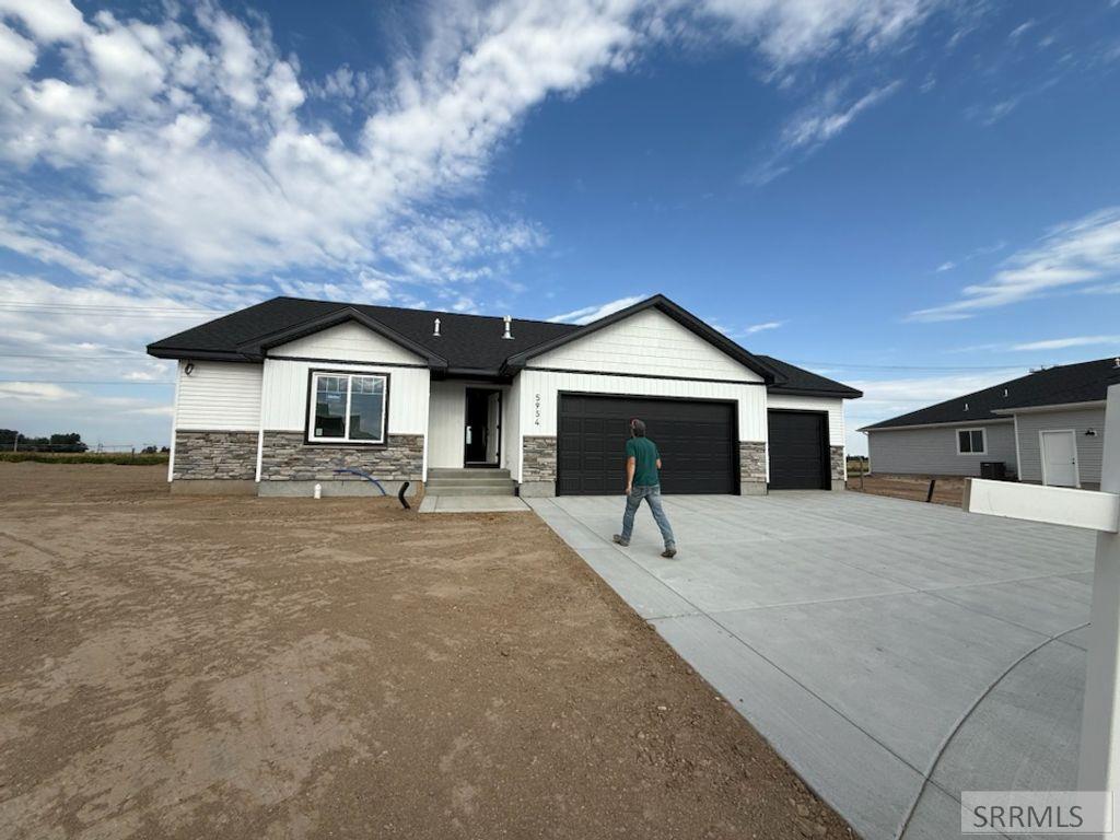 5954 Macrae Dr Property Photo 1