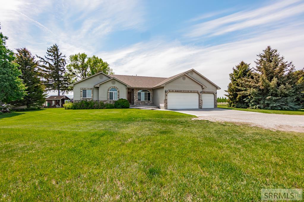 6923 S 25 E Property Photo 1