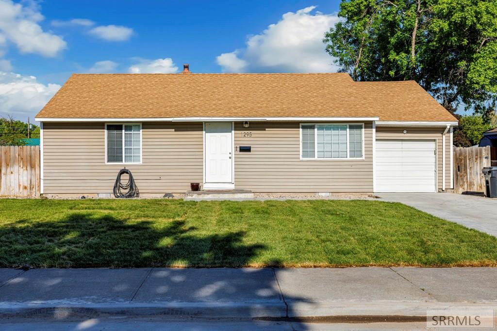 1295 Juniper Drive Property Photo 2