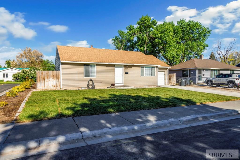 1295 Juniper Drive Property Photo 4