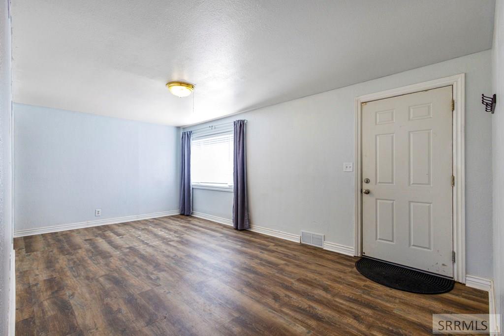 1295 Juniper Drive Property Photo 7