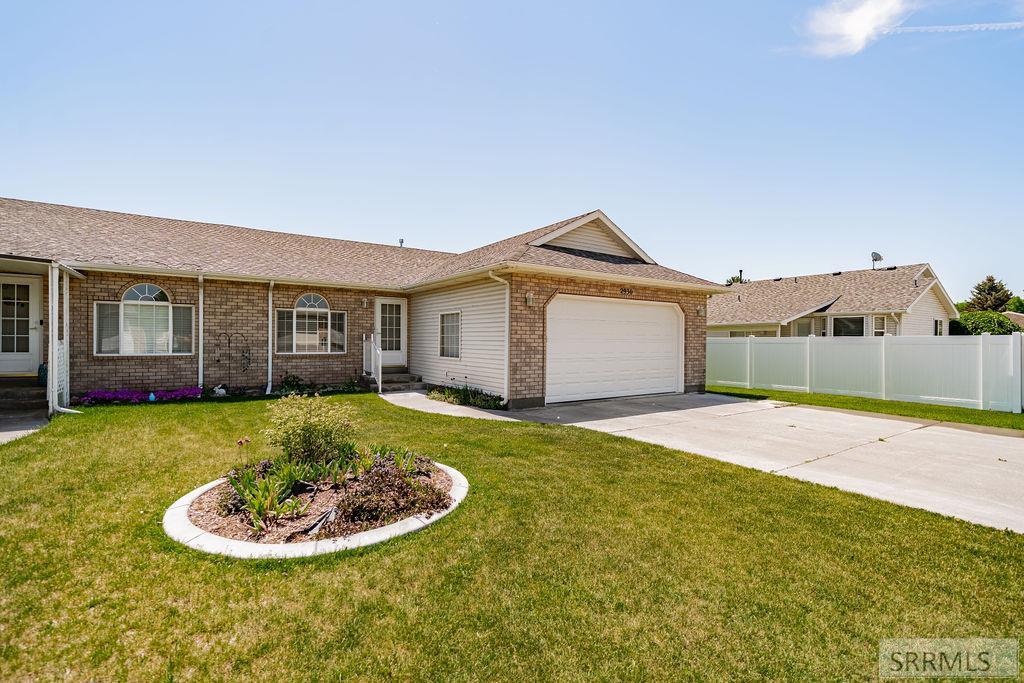 2930 Courtyard Circle Property Photo 1