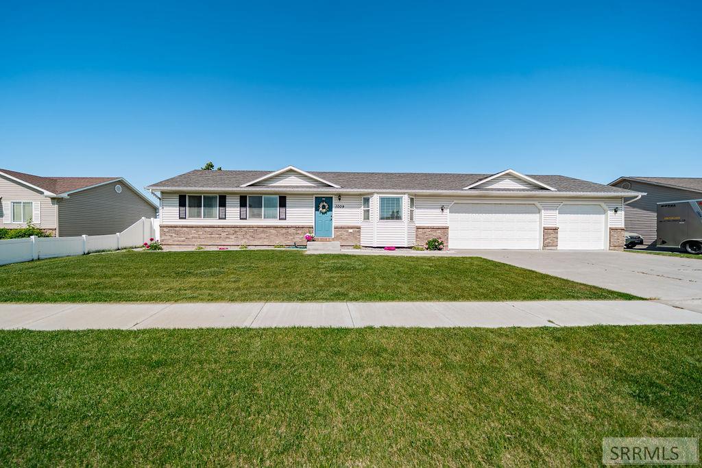 1009 Richland Drive Property Photo 1