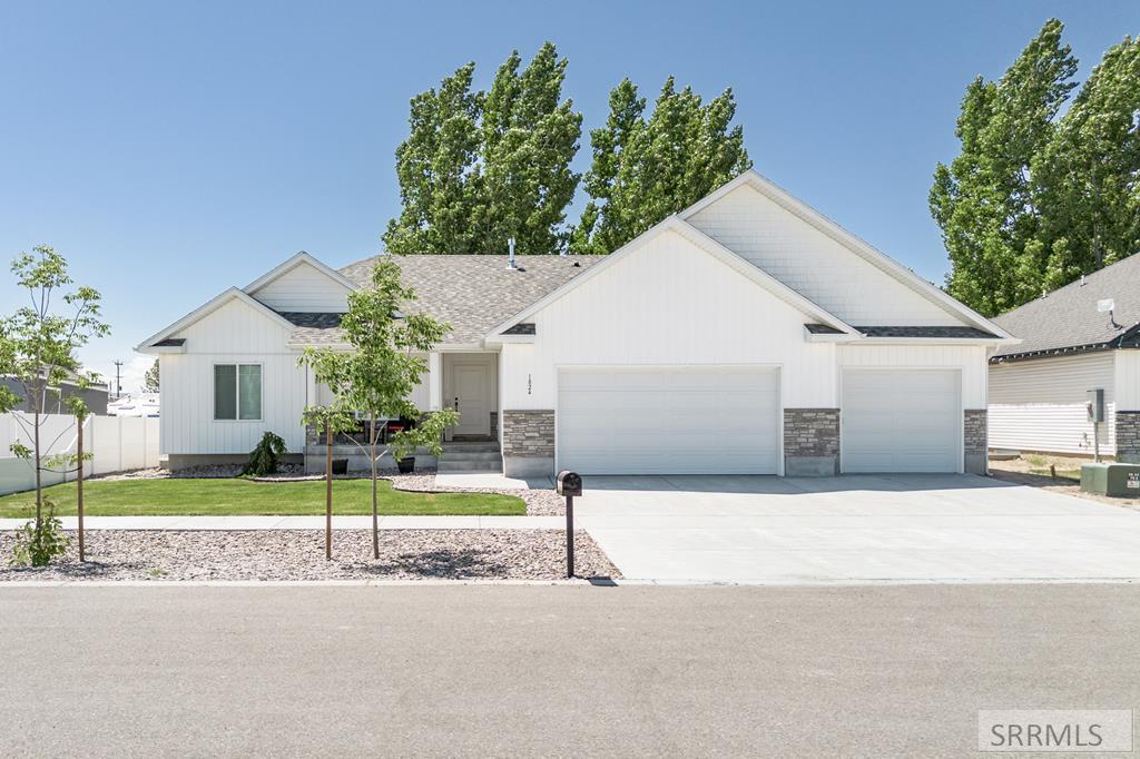 1824 Dingo Run Property Photo 1