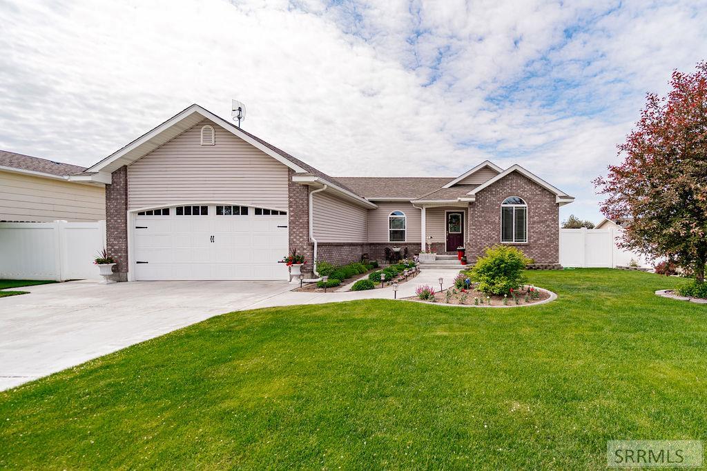 180 Meadowlark Drive Property Photo 1