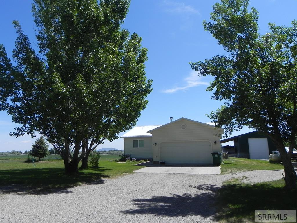 636 N 2743 E Property Photo 1