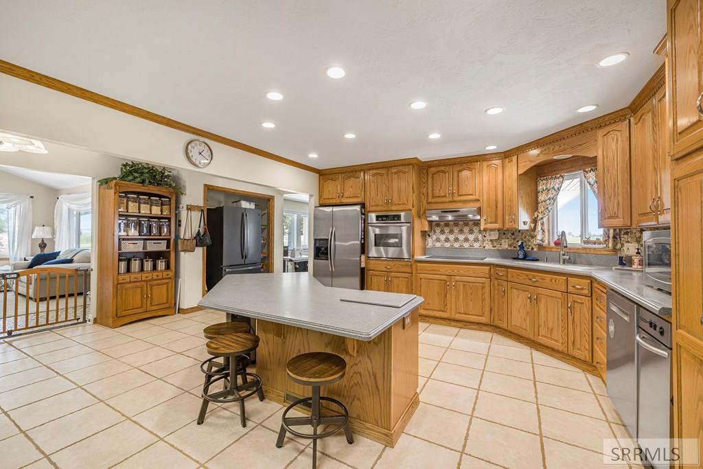 989 W 50 N Property Photo 8