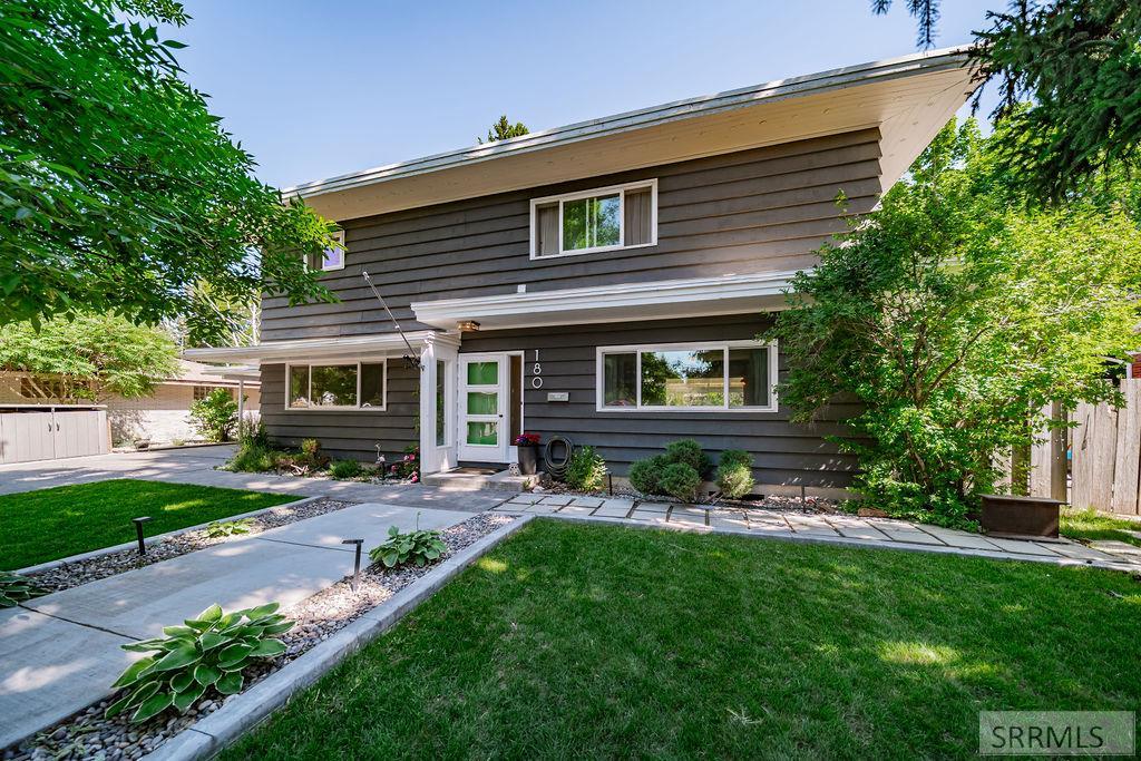 180 Tautphaus Drive Property Photo 1