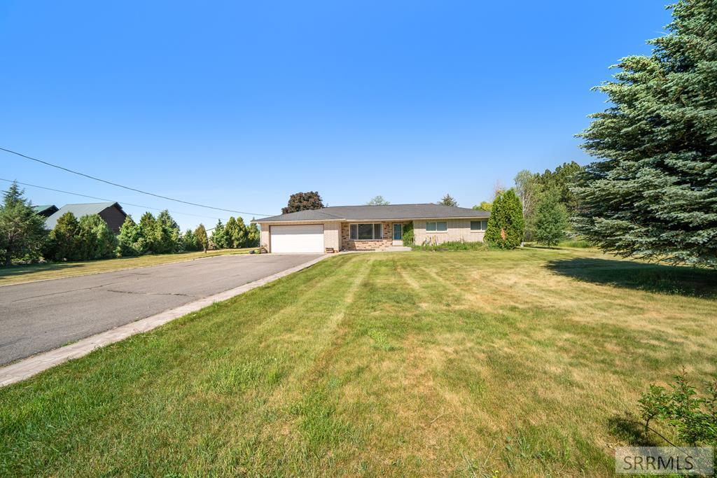147 N 3900 E Property Photo 2